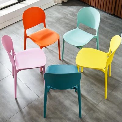 Colorful Modern Stackable Bedroom Dining Chair Made of PP Plastic for Kitchen Cafe and Restaurant